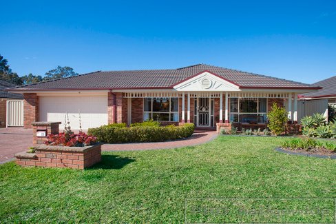 25 Honeyoak Drive, ABERGLASSLYN NSW 2320