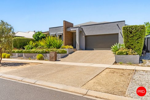 25 Inverness Drive, JUNORTOUN VIC 3551