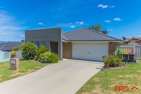 25 Kaputar Close, TAMWORTH NSW 2340
