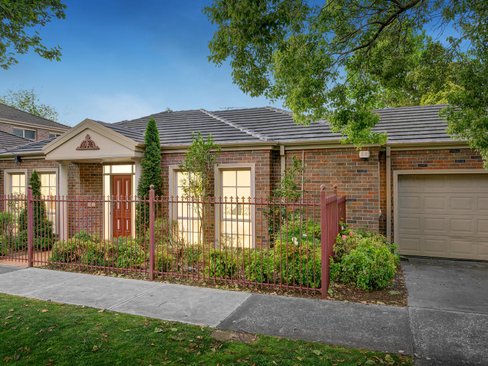 25 Kent Road Surrey Hills 3127