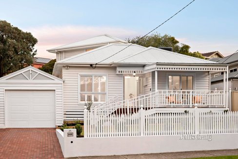 25 Loeman Street Strathmore 3041