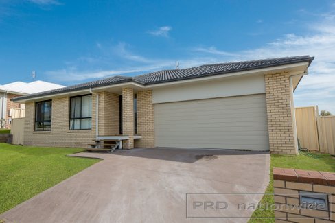 25 Macrae Street, EAST MAITLAND NSW 2323