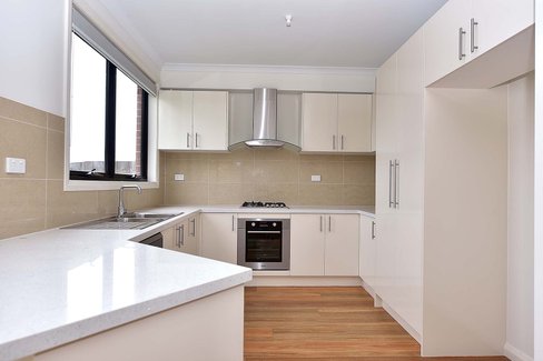 2/5 Moorea Court Mount Waverley 3149