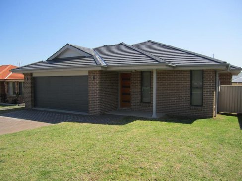 25 Mountain Gum Road, TAMWORTH NSW 2340