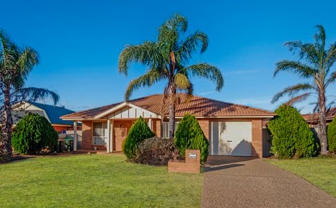 2/5 Paldi Crescent, GLENFIELD PARK NSW 2650