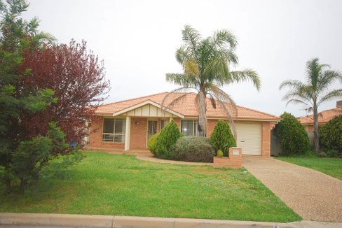 2/5 Paldi Crescent, GLENFIELD PARK NSW 2650