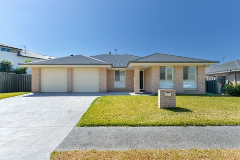 25 Riverside Dr, HAYWARDS BAY NSW 2530