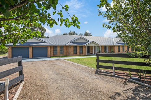 25 Sandstone Drive, WINDELLA NSW 2320