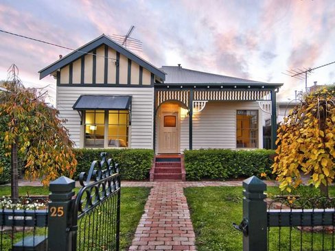 25 Seaview Parade Belmont 3216