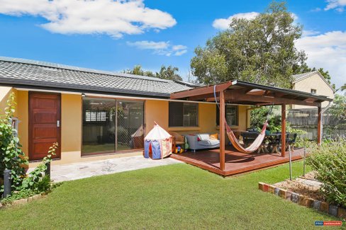 2/5 Shrike Court, BURLEIGH WATERS QLD 4220
