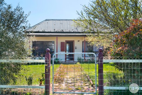 25 Smeaton Road, CLUNES VIC 3370