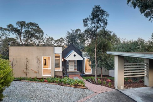 25 Snowball Road Eltham North 3095