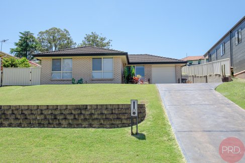 25 St Fagans Parade, RUTHERFORD NSW 2320