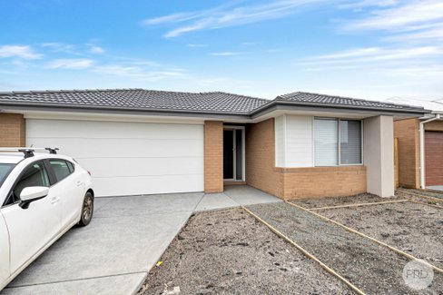 25 Steamboat Avenue, WINTER VALLEY VIC 3358