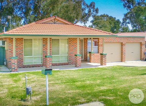 25 Swan Street, ASHMONT NSW 2650