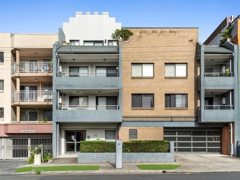 2/51 Bathurst Street, LIVERPOOL NSW 2170