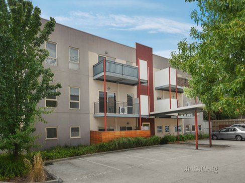 25 12-18 Bourke Street Ringwood 3134