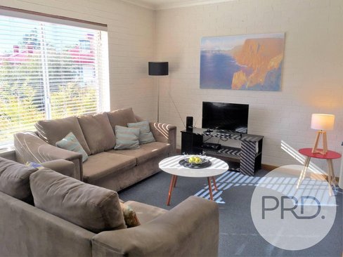 2/52 Queen Street, SANDY BAY