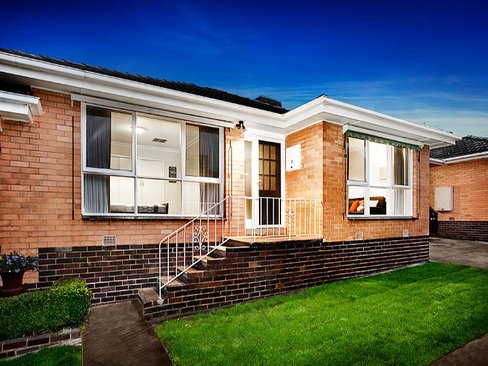 2 52 Windsor Crescent Surrey Hills 3127