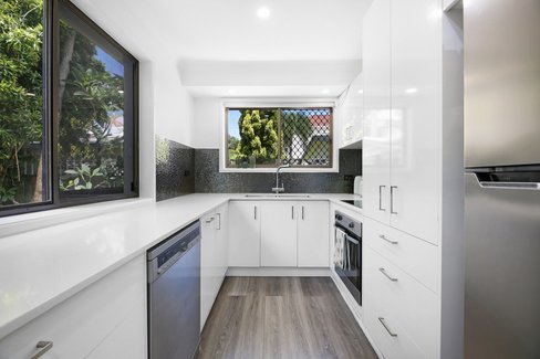 2/53 Albion Avenue, MIAMI QLD 4220