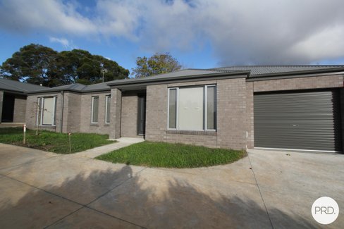 2/55 Clunes Road, CRESWICK VIC 3363