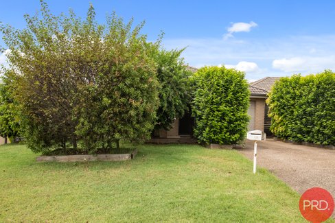 2/56 Clayton Crescent, RUTHERFORD NSW 2320