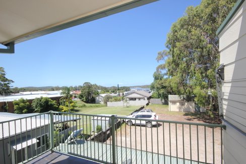 2/57 Bold Street, LAURIETON NSW 2443