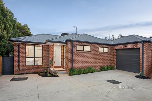 2 57 Struan Avenue Mooroolbark 3138