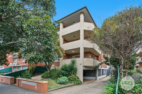 2/57 The Avenue, HURSTVILLE NSW 2220