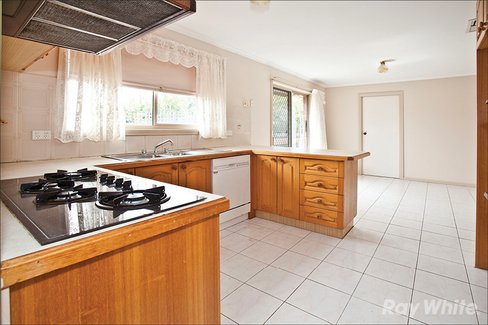 2/57 Watsons Road Glen Waverley 3150