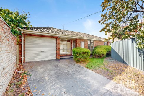 2/581 South Road Bentleigh East 3165