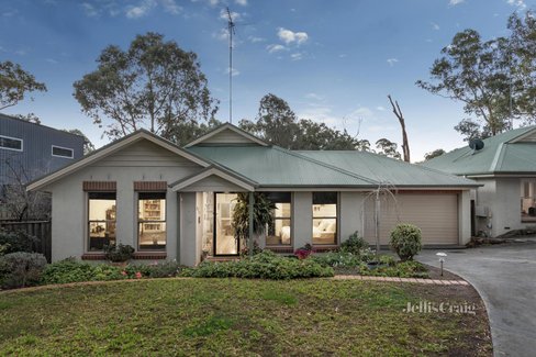 2 59 Batman Road Eltham 3095