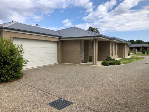 2/6 Annika Place, NORTH ALBURY NSW 2640