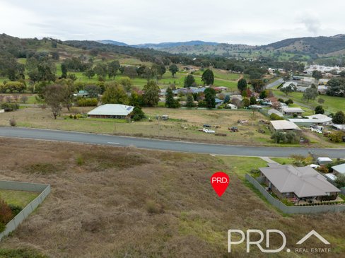 26 Booral Avenue, TUMUT NSW 2720