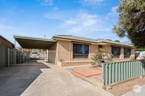 26 Brown Street, LONG GULLY VIC 3550