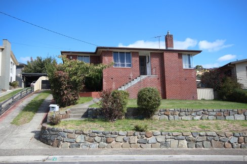 26 Carnegie Street, CLAREMONT TAS 7011