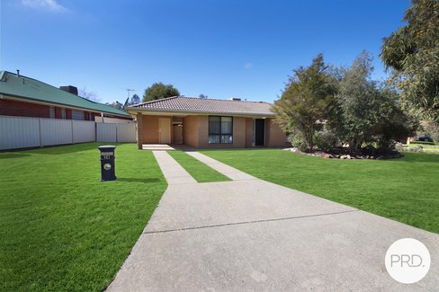 26 Daysdale Way, THURGOONA NSW 2640