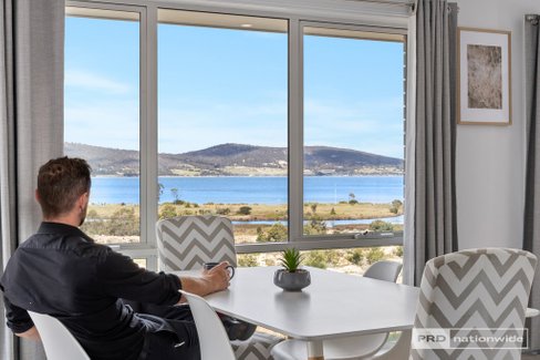 26 Enchantress Street, ROKEBY TAS 7019