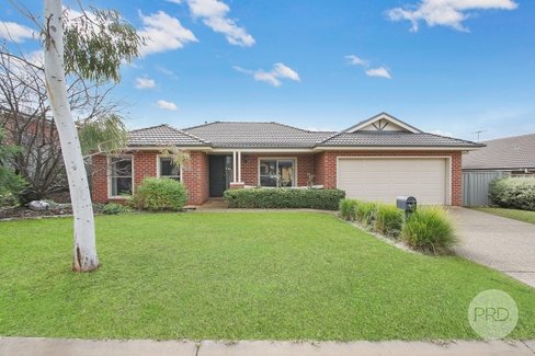 26 Firetail Street, THURGOONA NSW 2640
