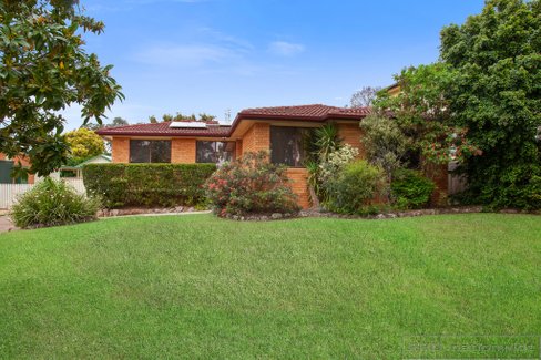 26 Frater Avenue, TENAMBIT NSW 2323