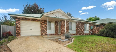 2/6 Galleon Place, ESTELLA NSW 2650
