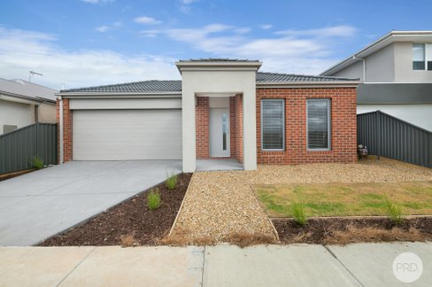 26 Goldfinch Road, WINTER VALLEY VIC 3358