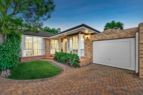 2/6 Gross Court Mount Waverley 3149