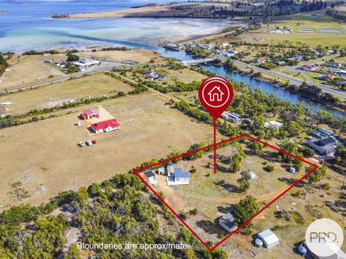 26 High Street, DUNALLEY TAS 7177