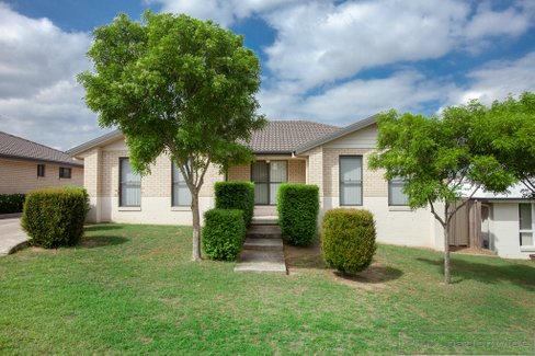 2/6 Howe Place, RAWORTH NSW 2321