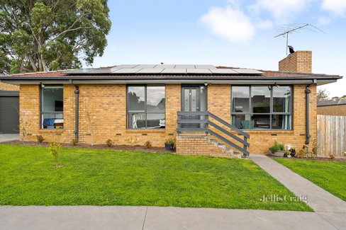 2 6 Kambora Court Mooroolbark 3138