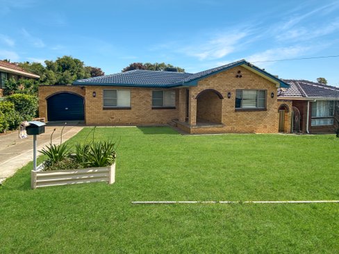 26 Kinarra Street, TAMWORTH NSW 2340