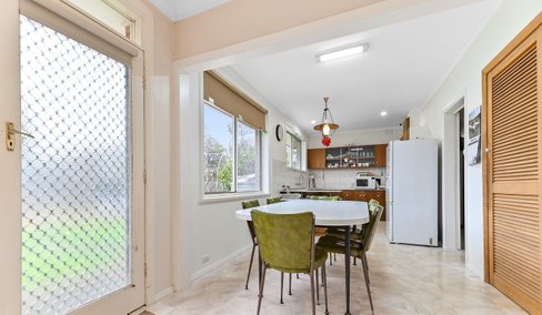 26 Lynden Grove Mount Waverley 3149