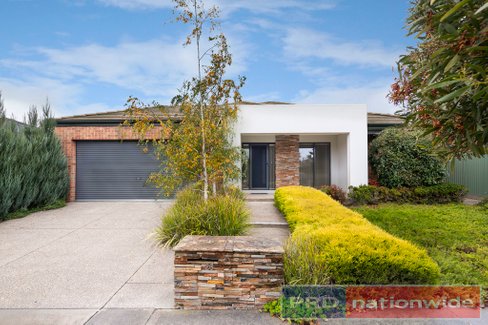 26 Macarthur Park Boulevard, MINERS REST VIC 3352
