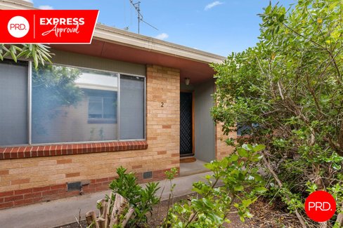 2/6 Minto Street, QUARRY HILL VIC 3550